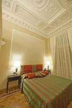 Couette-café Palazzo Lombardo 3*