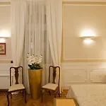 Palazzo Lombardo Bed and Breakfast