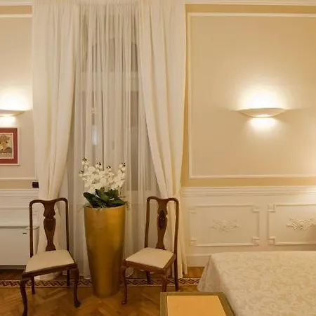 Palazzo Lombardo Bed and Breakfast